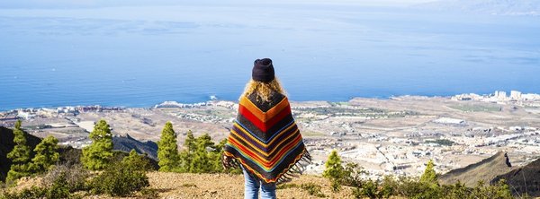 Quelles sont les différentes façons de porter une cape pour femme en toute saison ?
