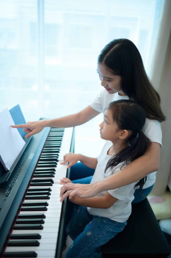 Pourquoi s'intéresser aux cours de piano pendant vos stages d'été ?